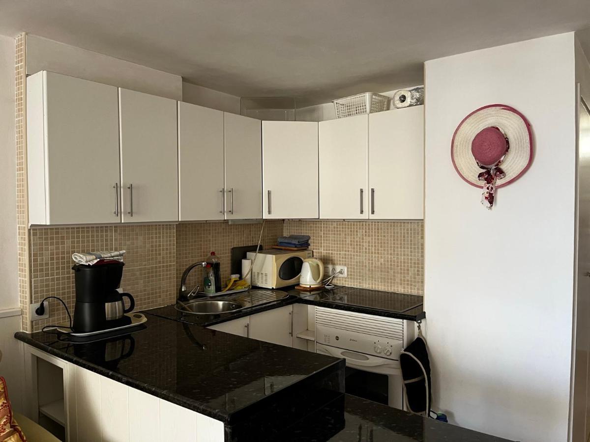 Borinquen Studio Apartment Playa Feñabe Esterno foto